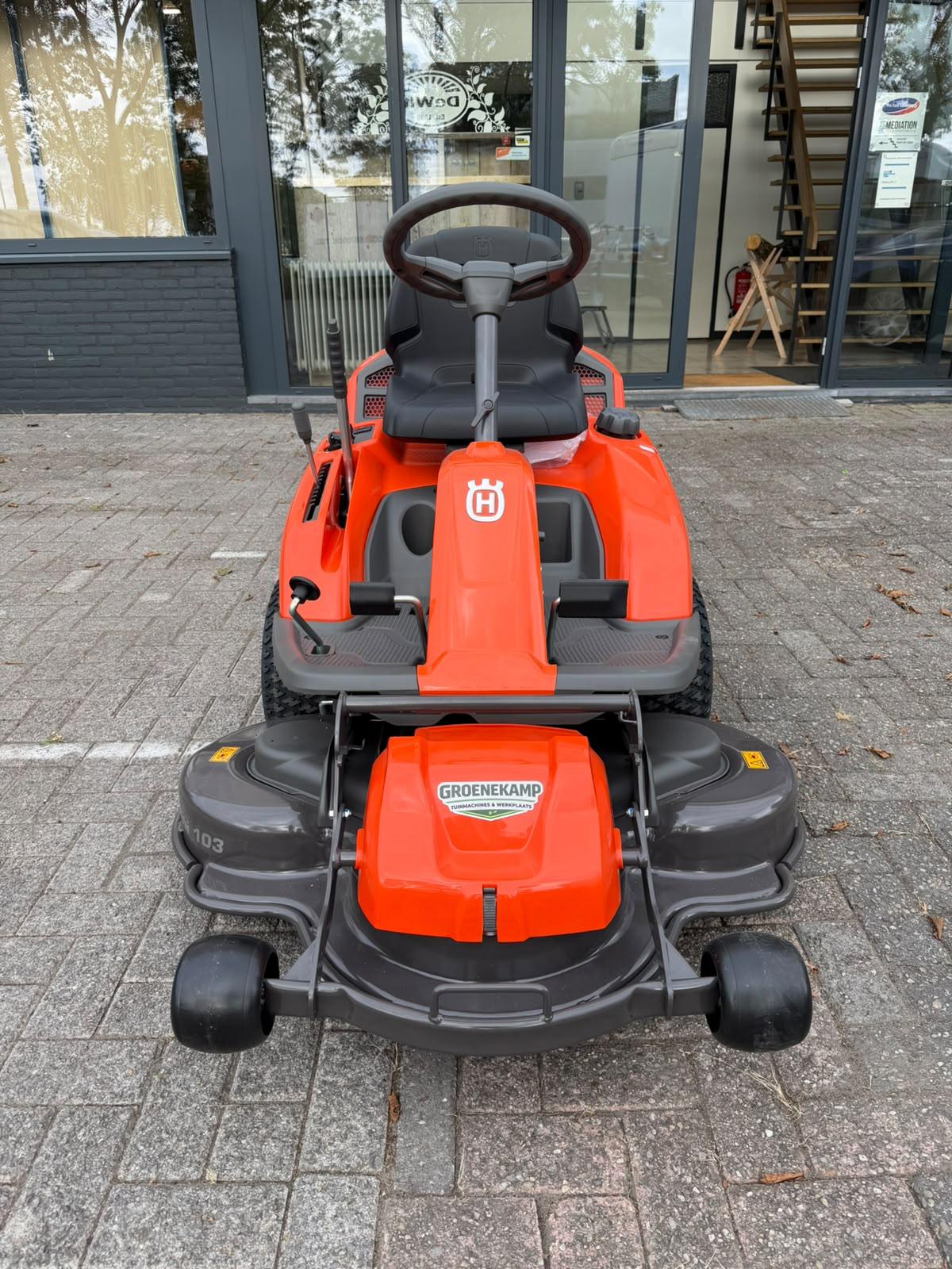 Husqvarna rider R214Tc